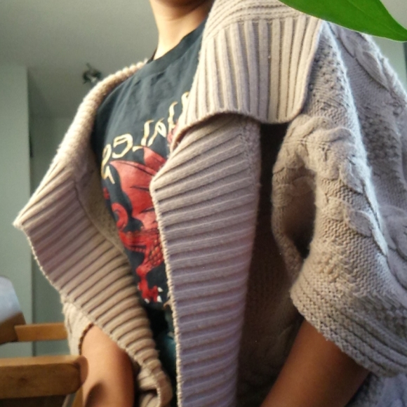 Sweater/Shawl - Picture 3 of 3